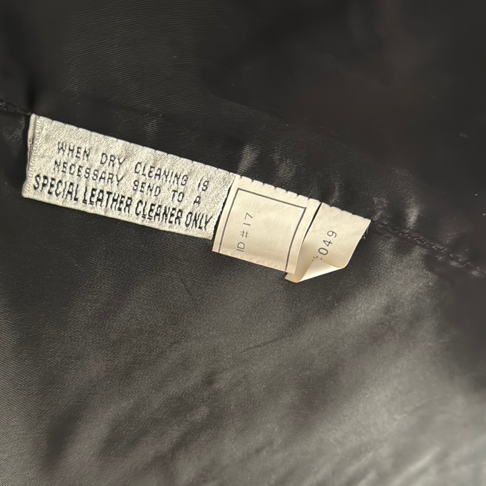Vintage Black Leather Women's Coat - Picture 6 of 6
